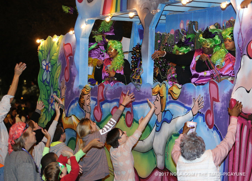 Krewe of Athena 2017 rolls down Metairie route: See photos